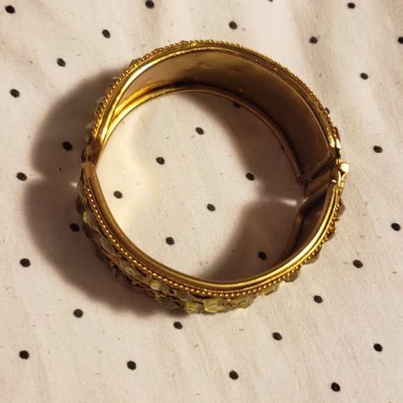 Peridot looking stones and gold hinged bangled bracelet - Picture 2 of 3